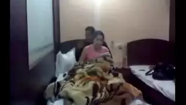 Indian bhabhi home sex with devar in hubby’s absence