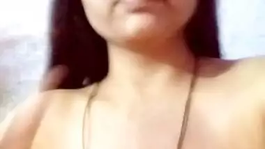 Bhabi Record Her Big Boob Video