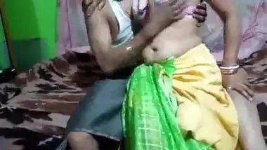 Chudasi padosan se Hindi mai free hardcore fuck video