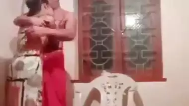 A desi lady sucks her owner’s dick in Bangla chuda chudi