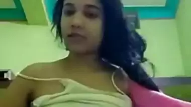 Indian girlfriend slit show MMS episode