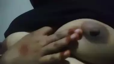 Bengali girl rubbing pussy in horny mood viral MMS
