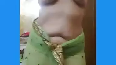 indiansexypooja teasing in saree 