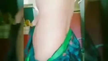 Indian Saree remove boob self show