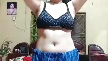 Sexy Paki Girl Shows Her Boobs Part 5