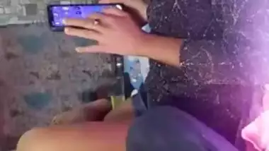 Bhojpuri man's cock is in slit of Desi in XXX self-made MMS video
