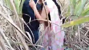 Bhabhi Fucking in the field of sugarcane