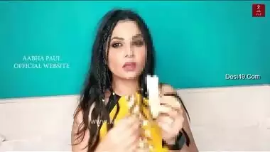 XXX banana play with lecherous Desi webcam model will make men cum