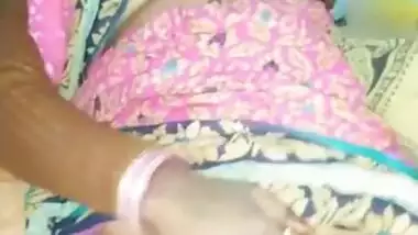 Local desi slut in saree masturbating video