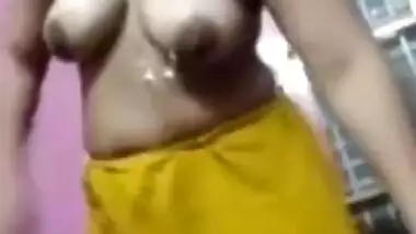 pure iyer maami showing akkul thoppul boobs to boy friend