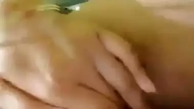 Desi Girl Showing Her Bigboobs And Rubbing Her Pussy