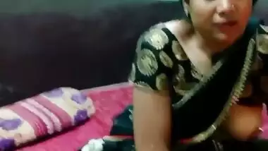 DEsi Servnt aunty with Owner