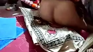 Malik enjoying with maid showing her ass