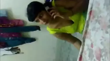 Bhabi sexy cleavage recorded 