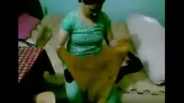 Desi Indian Bhabhi Strips To Reveal Big Boobs Clear Hindi Audio