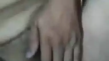 Bengali sexy Bhabhi showing and fingering