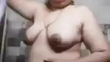 Desi sexy aunty open her dress