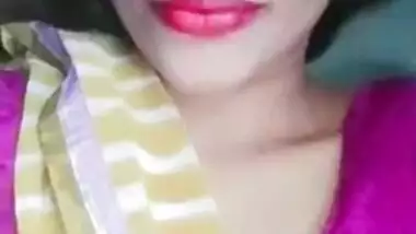 Desi cute boob show MMS selfie video