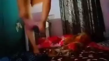 Horny Bhabhi Nude Dance