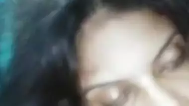 Desi woman with sweet full lips plays hard-to-get performing XXX show