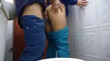 Indian Young Boy Fucks Bhabhi in Hotel Toilet