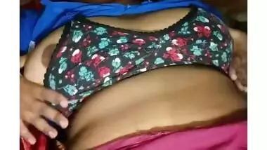 Chubby village aunty 1st time using sex toy to satisfy her urge