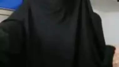 Muslim women got big boobs