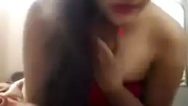 Desi beautiful girl show her big boob