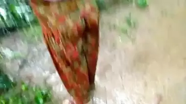 Indian Mom Outdoor Forest Pissing XXX Desi Video Compilation