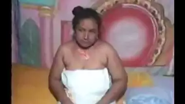 Mallu aunty masturbating on camera