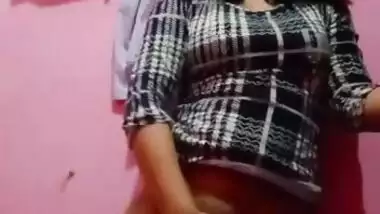 Village girlfriend showing boobs to her Boyfriend