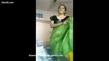 Sexy Desi Bhabhi Showing