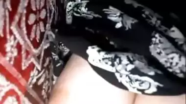 Desi Girl Showing Huge tits