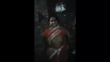 Indian sexy maid showing off her sexy tits