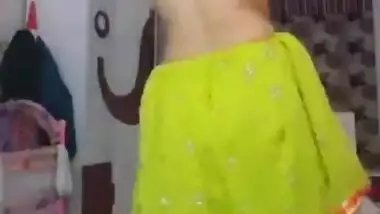 Beautiful Paki Girl Dancing Nude Showing Pussy