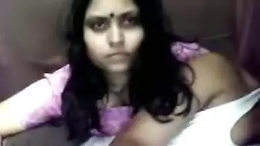 Sexy bhabhi during her period giving her man a h