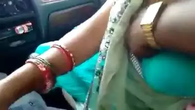 Playing with Aunt in car till cumming
