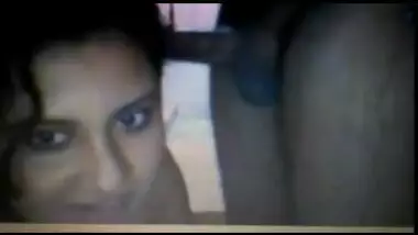 Desi girl’s deep sensual blowjob mms clip