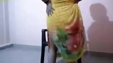 Desi bhabi seducing in salwar kammez