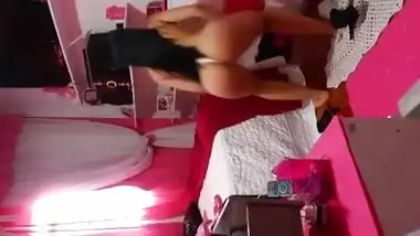 Punjabi Uk girl ass dance indian