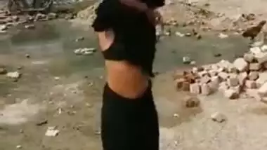 Brave Paki woman flashes XXX snatch not noticing buddy with camera