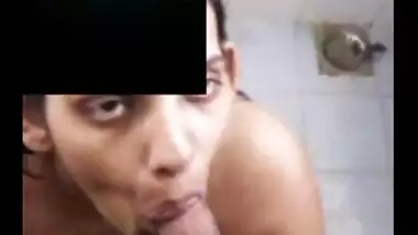 Indian Bhabhi Sucking Like Champion