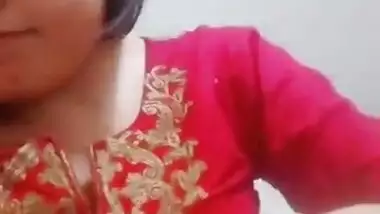 Horny Indian wife MMS leaked online