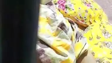 Desi Bhabhi Rubbing Her Pussy