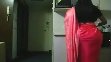 Spying Indian Aunty in the Kitchen - Big Butt Voyeur 