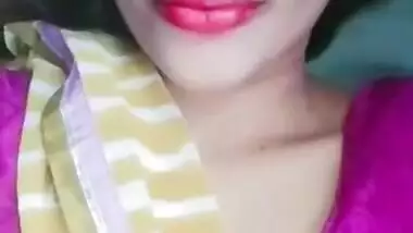 Desi Girl Hot Boobs Show