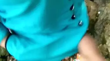 Ajnabi Ne Jungle Me Sonal Bhabhi Ki Choot Me Ungli Dalkar Maza Diya - Leigh Darby