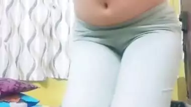 Desi cute girl live boob show app