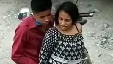 Naughty Couple Quick Outdoor Stand Fucking Secretly Recorded