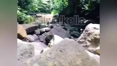 Sri Lankan - Girl Showing Her Nudes In A Public Waterfall වල් කෙල්ල දිය ඇල්ලක ගන්න ආතල් එක